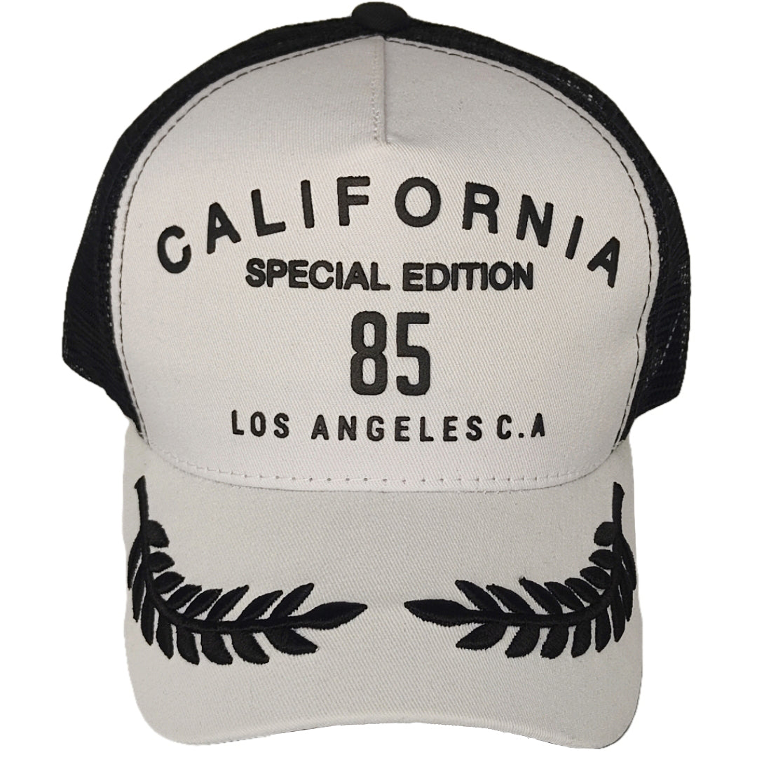gorra bordada blanca