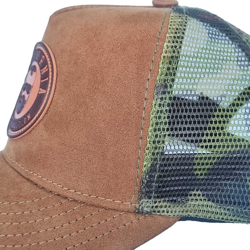 gorra cafe camuflada con malla