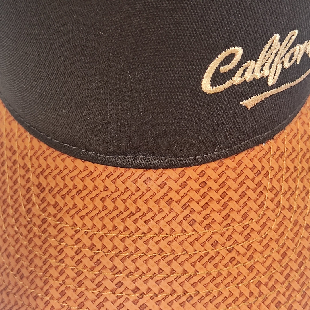 gorra negra con beige y visera cafe