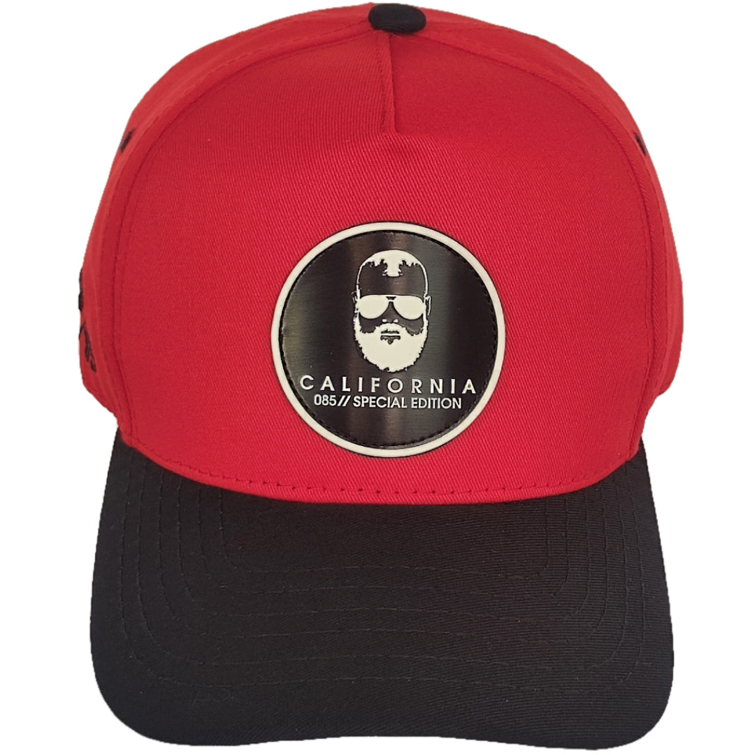 gorra lisa para hombre roja con logo negro