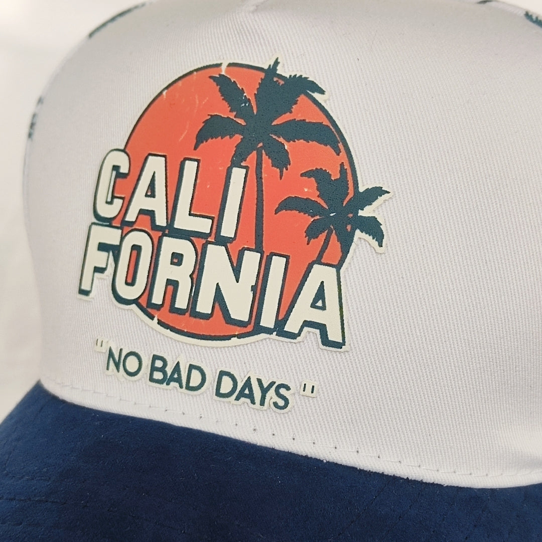 gorras estampadas blancas