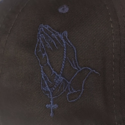 gorra negra con azul