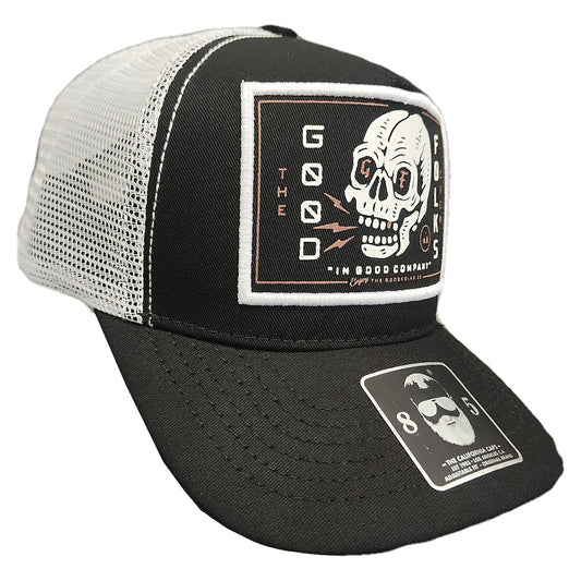 gorra negra con malla blanca