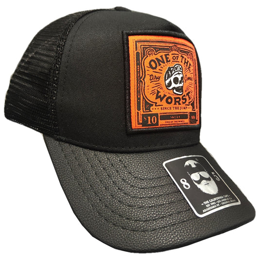 gorra negra con calavera