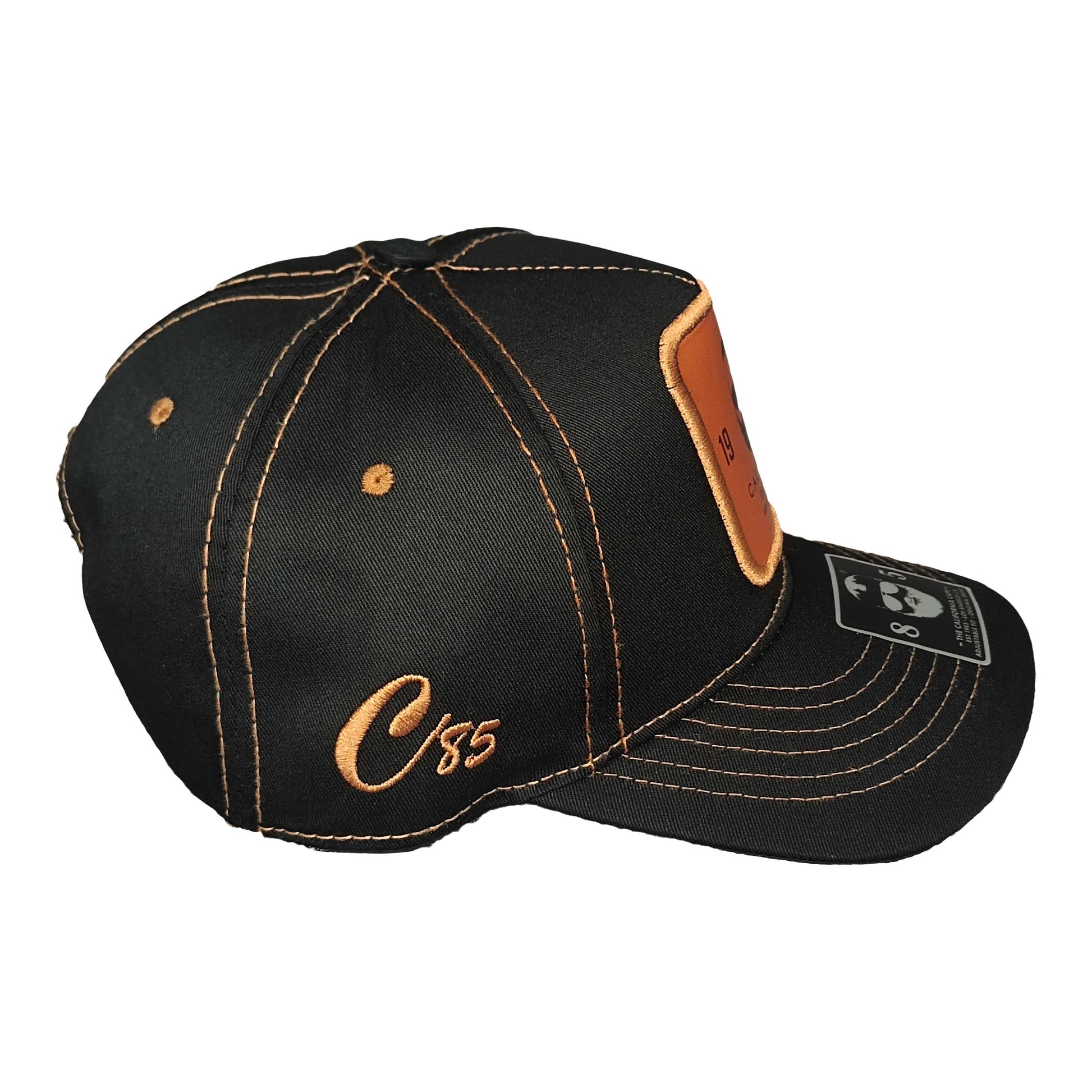 gorra negra para hombre con dorado