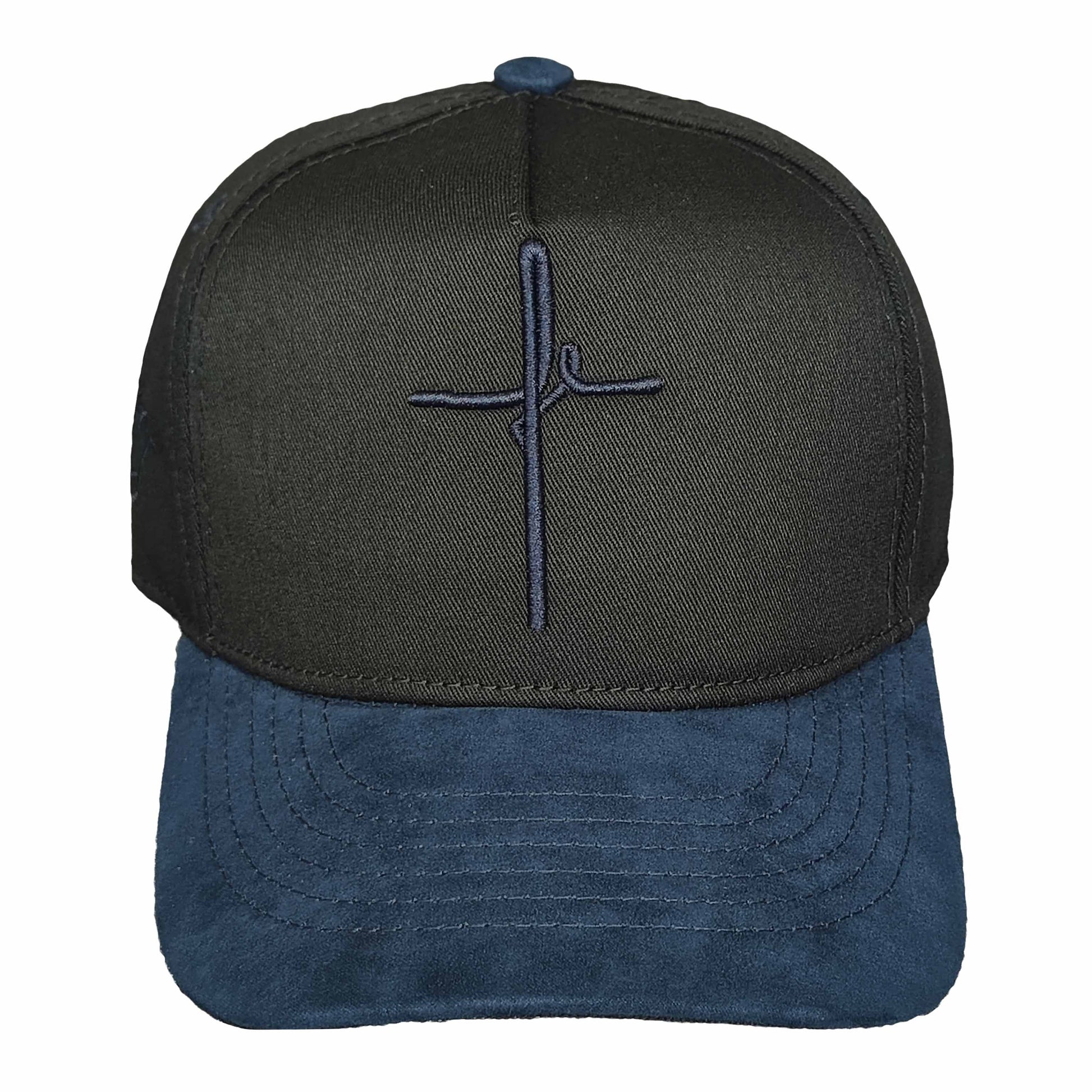 gorra para hombre negra con fe bordado y visera azul