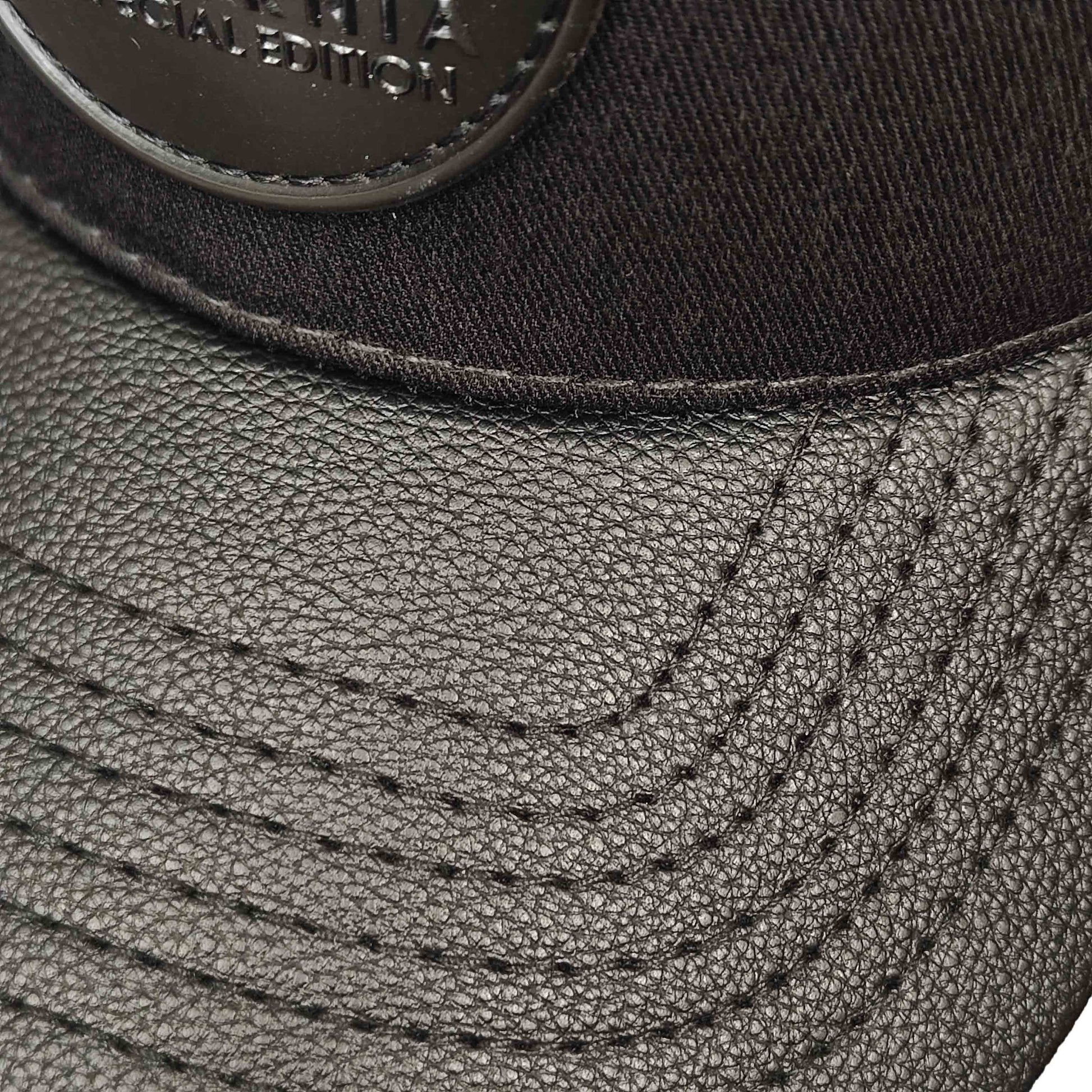 gorra clasica negra california caps con visera en cuero