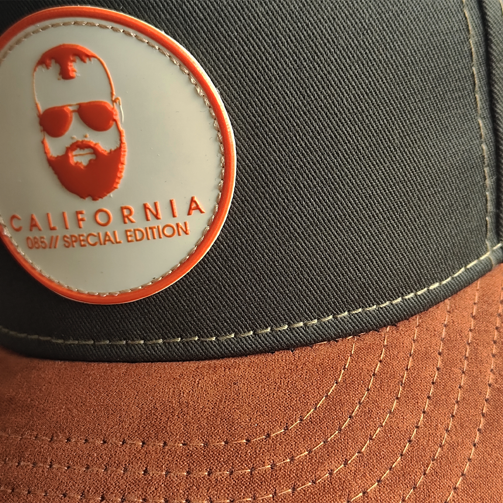 gorra verde con visera cafe